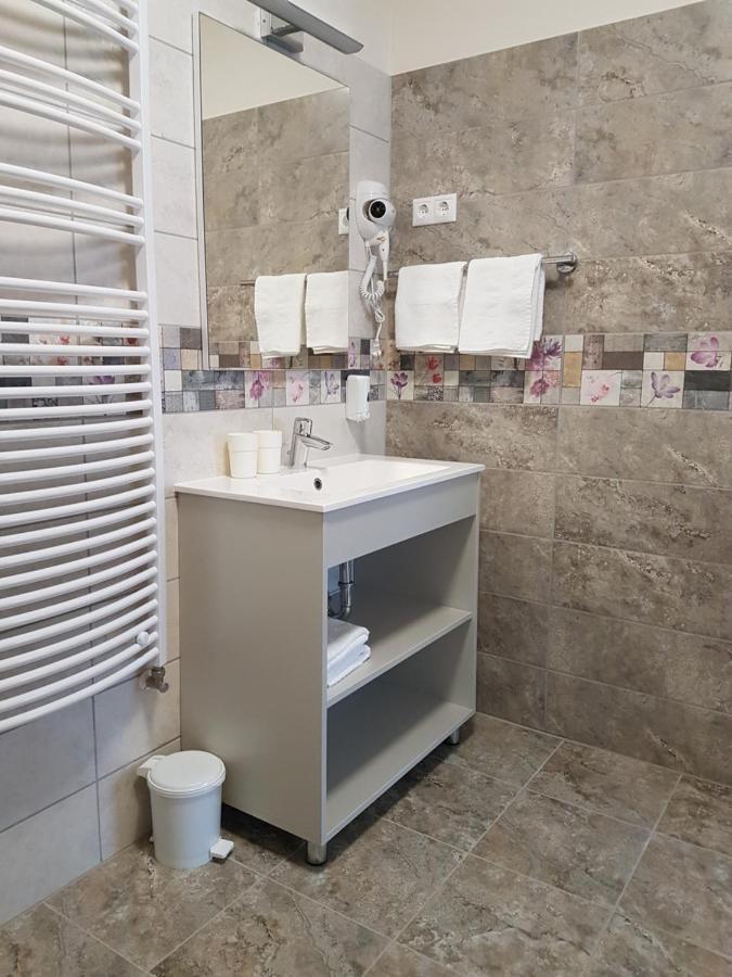 Silver Lodge Apartment 1 埃格尔 外观 照片