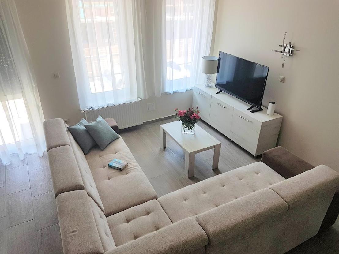 Silver Lodge Apartment 1 埃格尔 外观 照片